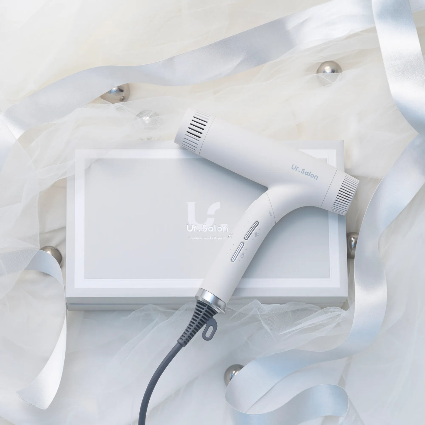 【速乾・ダメージレスを一台で実現】プレミアム ビューティ ドライヤー01