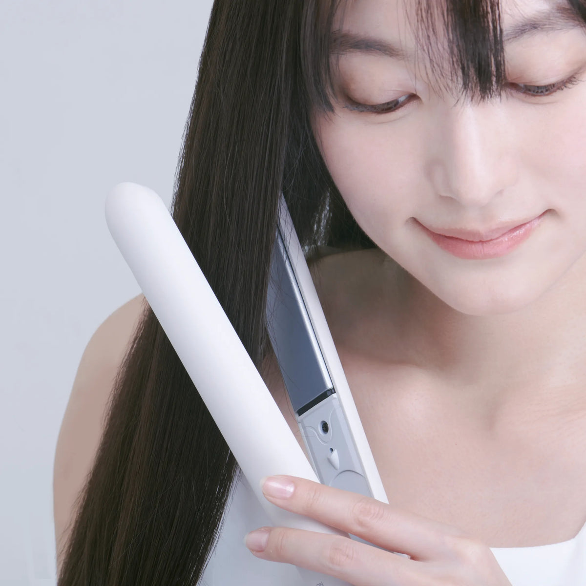 ストレートアイロン 28mm くせ毛 海外対応|Ur.Salon – 【公式】Ur.Salon ストレートアイロン 28mm くせ毛 海外対応|Ur.Salon – 【公式】Ur.Salon